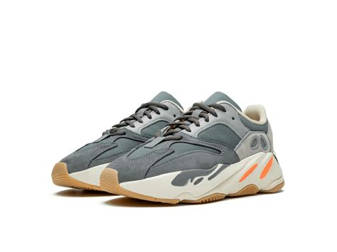 Yeezy Boost 700 FV9922 36